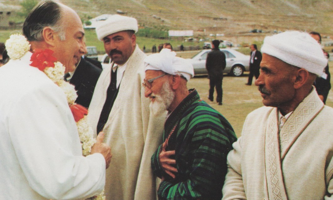 19950522-31_Aga Khan Visit to Central Asia Received by Jamati leaders in Khorog The Ismaili Special Issue