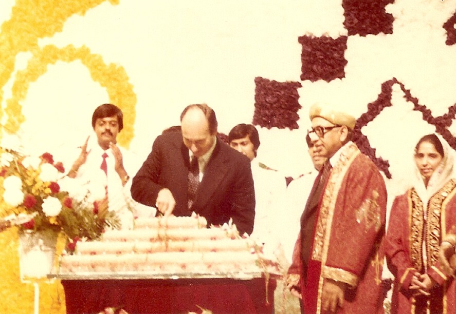 scan0702_HHAga Khan_Canada_1979