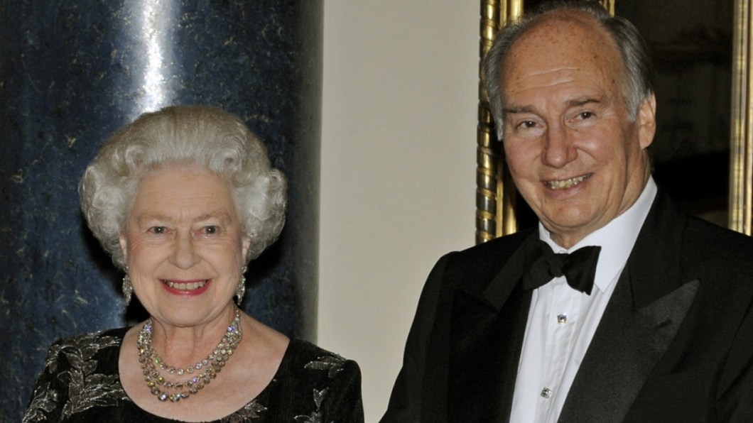 1573_Queen Hosts Aga Khan at Buc kingham Palace for his Golden Jubilee