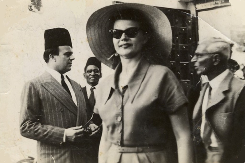 Prince Aly Khan and Rita Hayworth, Mombasa 1951, with ismaili leaders Jindani and Kaderali Patel