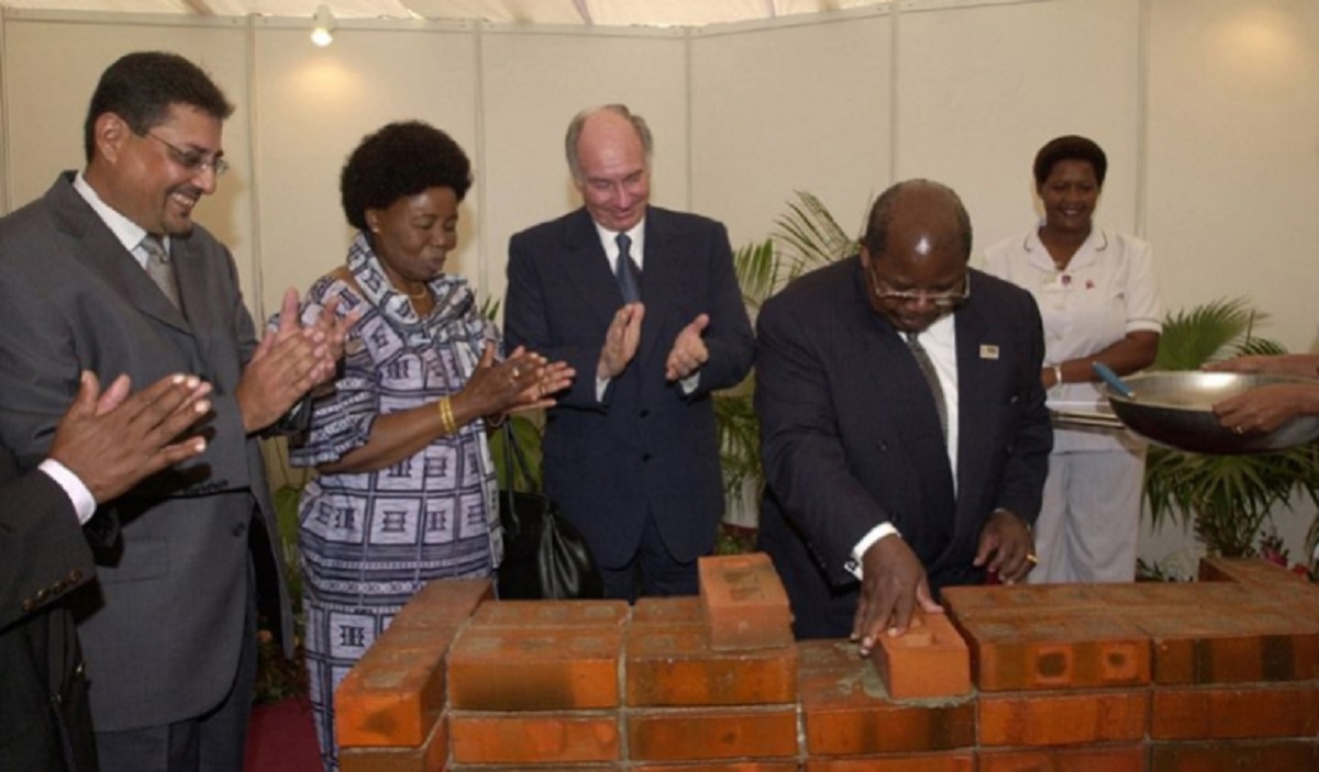 Aga Khan and Mkapa at phase 2 foundation ceremony of Aga Khan Hospital