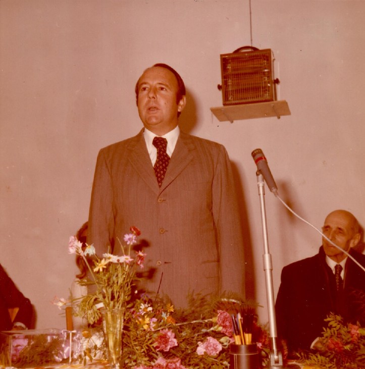 Prince Sadruddin Aga Khan, UNHCR, at an Italian refugee camp hosting Asian expelled by Ugandan dictator Idi Amin, Barakah photo.