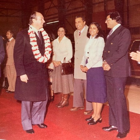 Mansoor Ladha with His Highness the Aga Khan in Edmonton Canada 1978 Barakah.com