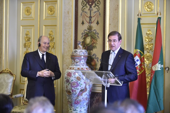 Seat of the Ismaili Imamat signing Aga Khan The Flag of the Ismaili Imamat Barakah