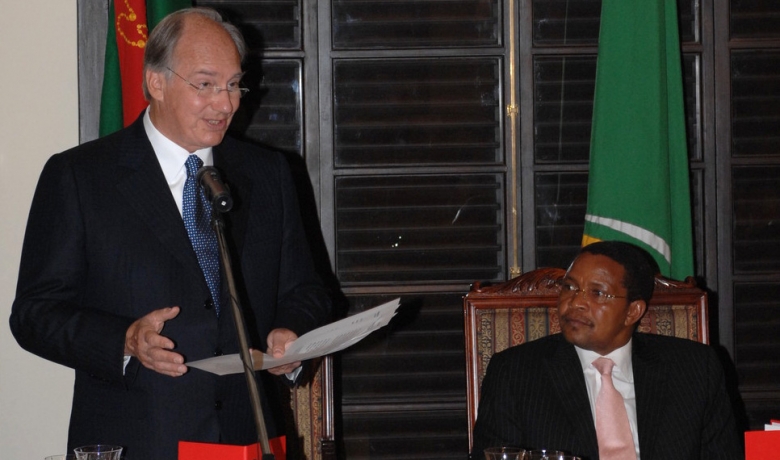 The Flag of the Ismaili Imamat and Tanzania, Kikwete Aga Khan Tanzania Barakah