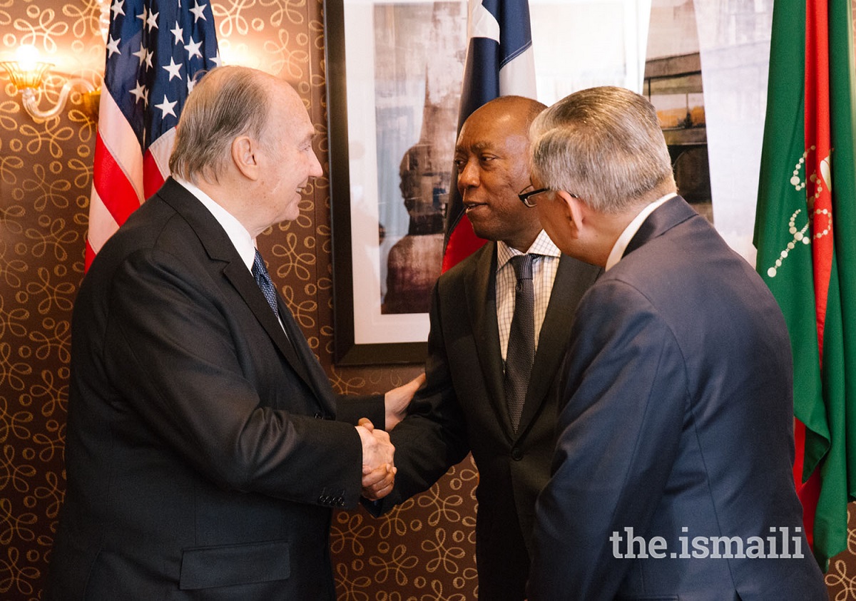 Mawlana Hazar Imam, His Highness the Aga Khan, meets with Mayor of Houston Sylvester