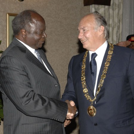 Aga Khan receives the Chief of the Order of the Golden Heart of Kenya from Kenyan President Mwai Kibaki, Barakah