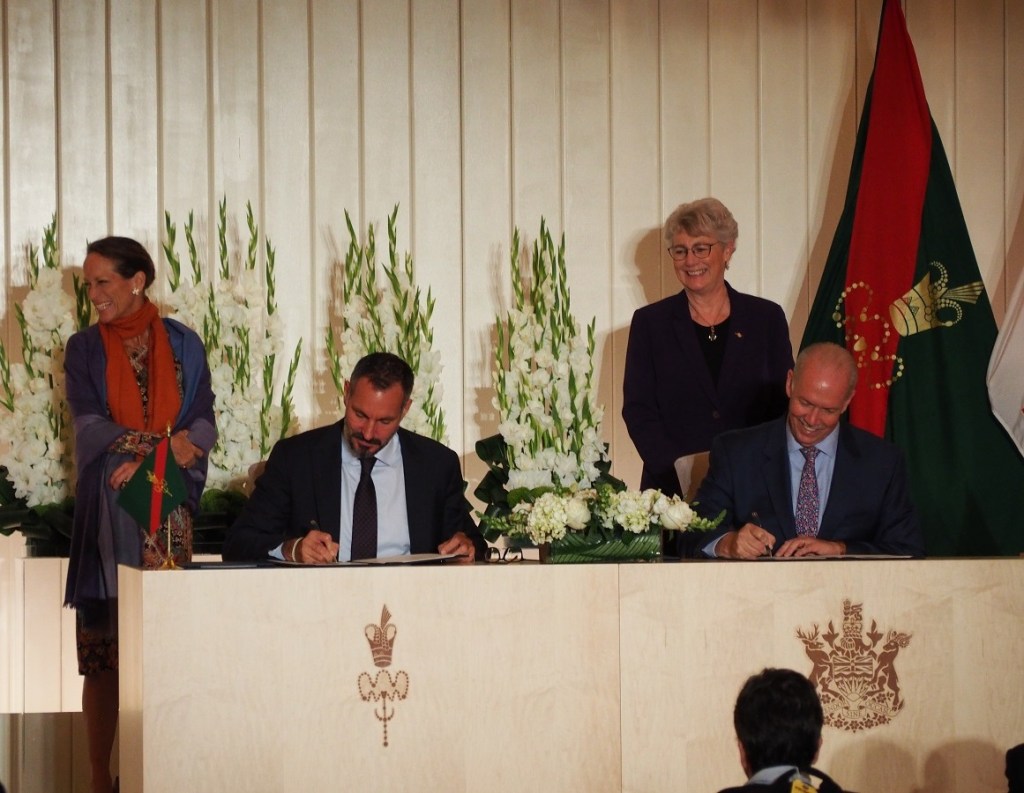 Prince Rahim Aga Khan and Princess Zahra in Vancouver for signing of agreement between the Ismaili Imamat and the Government of British Columbia, Barakah News