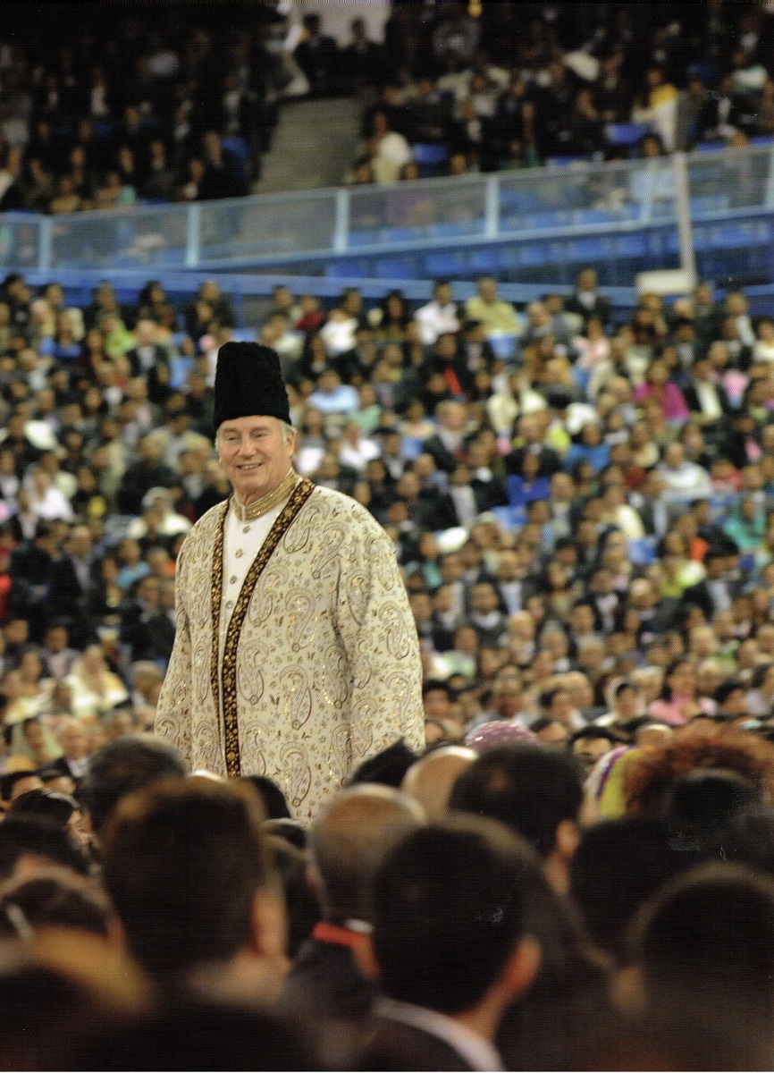 Mawlana Hazar Imam, His Highness the Aga Khan, walks through his Ismaili community during the Golden Jubilee Darbar at the Rogers Centre in Toronto in 2008., Barakah.
