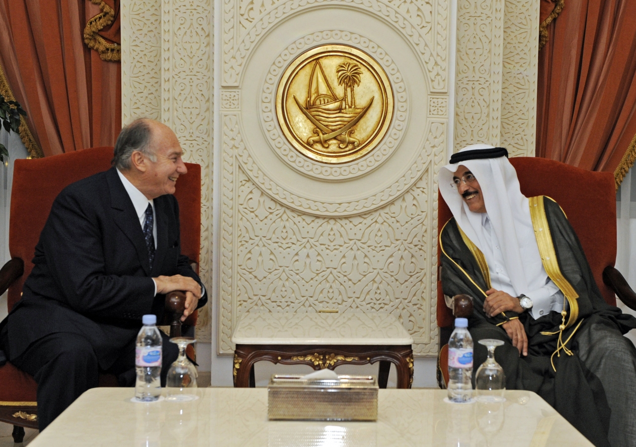 Mawlana Hazar Imam, His Highness the Aga Khan, in conversation with Dr Hamad bin Abdulaziz Al Kuwari, Qatar’s Minister of Culture, Arts and Heritage.
