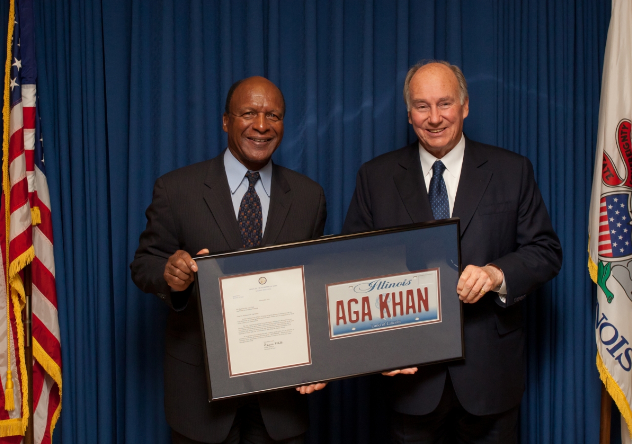 Aga Khan received licence plate from Illinois Secretary of State Jesse White, Barakah.