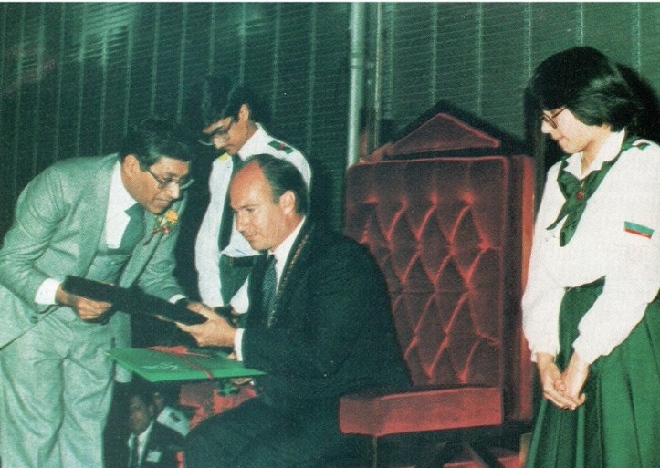 Aga Khan presented with Fatimid Gold Dinars