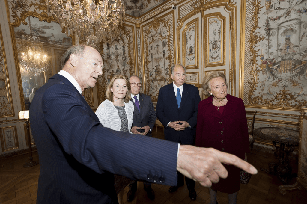 Prince Amyn Aga Khan, younger brother of Prince Karim Aga Khan, Catherine Pegard, President of the Domaine de Versailles, Gabriel de Broglie, Chancellor of the Institut de France,  Prince Karim Aga Khan, president of the Foundation for the preservation and development of the Chantilly estate and Bernadette Chirac  in the castle on June 22, 2012 in Chantilly, France.