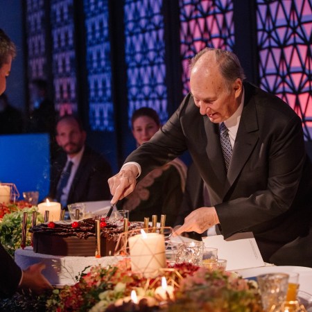 Aga Khan cutting birthday cake