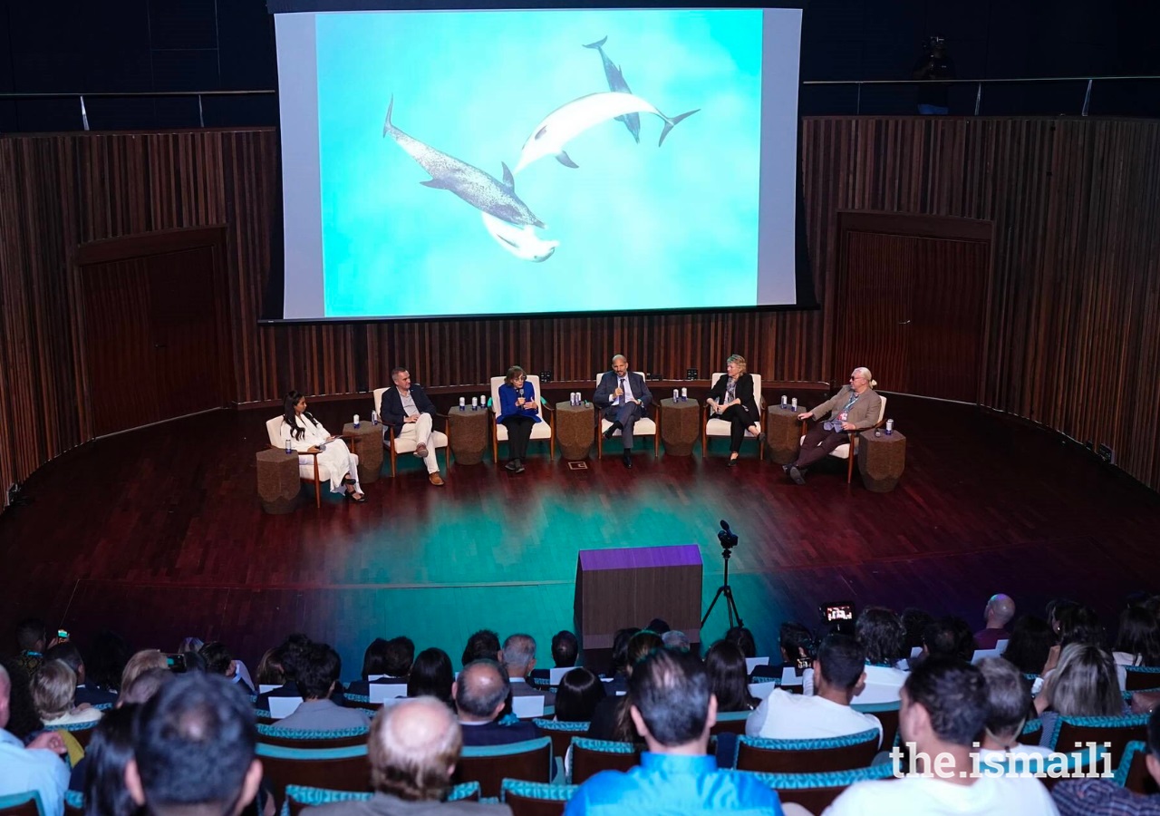 At COP28, Prince Hussain participated in a panel discussion alongside renowned conservationists, storytellers, and scientists