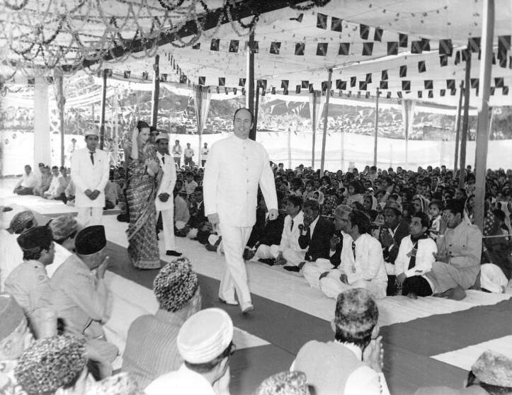 Ismaili Imam Aga Khan in Methan Village, Sidhpur, India, for meeting with followers and foundation ceremony of new Ismaili Jamatkhana prayer house, Barakah.