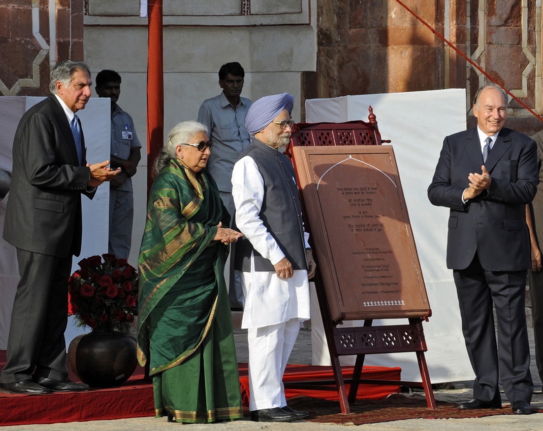 Aga Khan and Manmohan Singh at Humayun Tomb inauguration after restoration