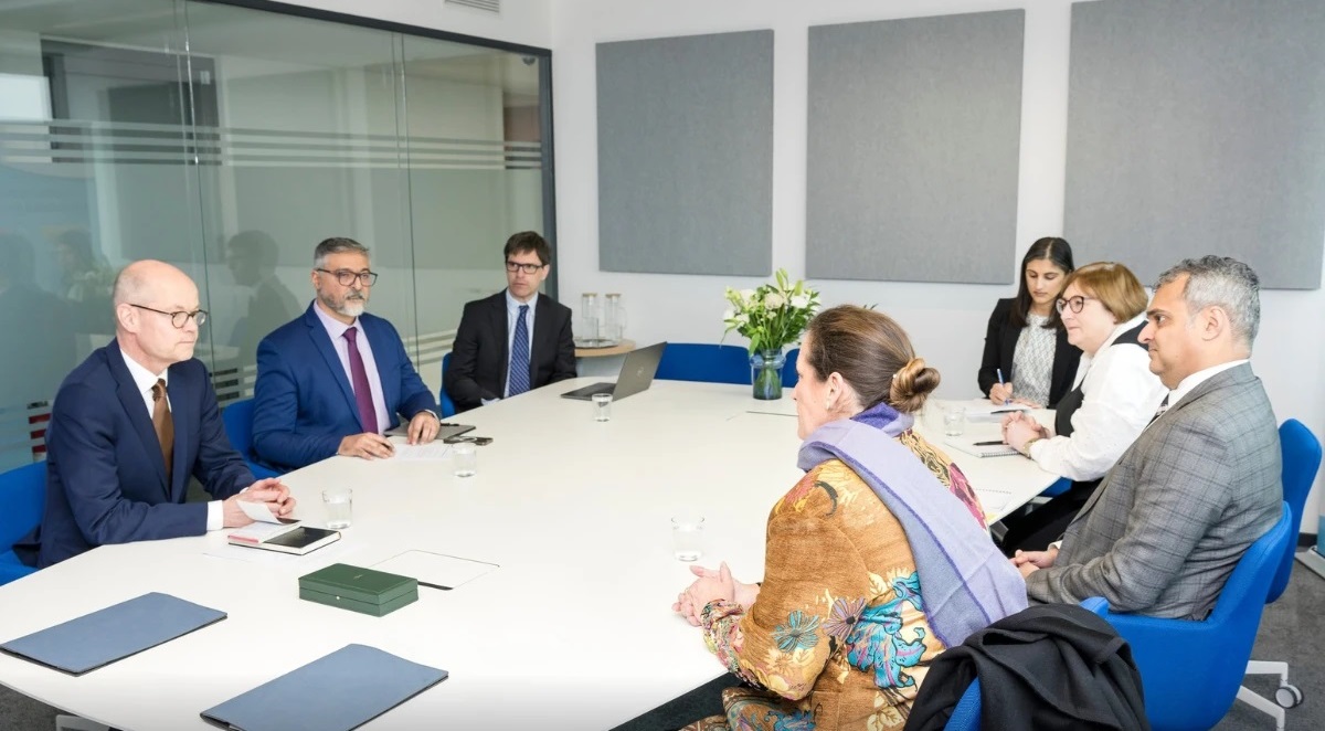 Zahra Aga Khan at signing ceremony of Mou renewal with IB