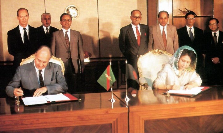 Aga Khan with Bangladesh PM 1993