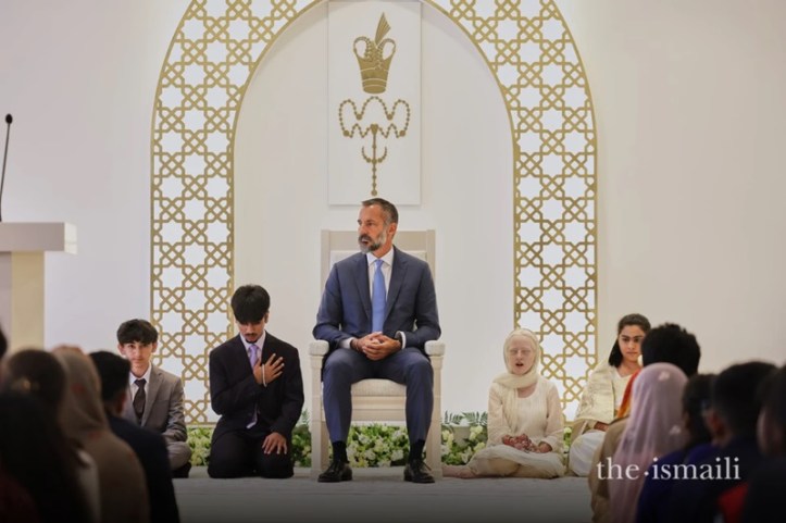 Aga Khan gives Didar to young Ismailis in Uganda