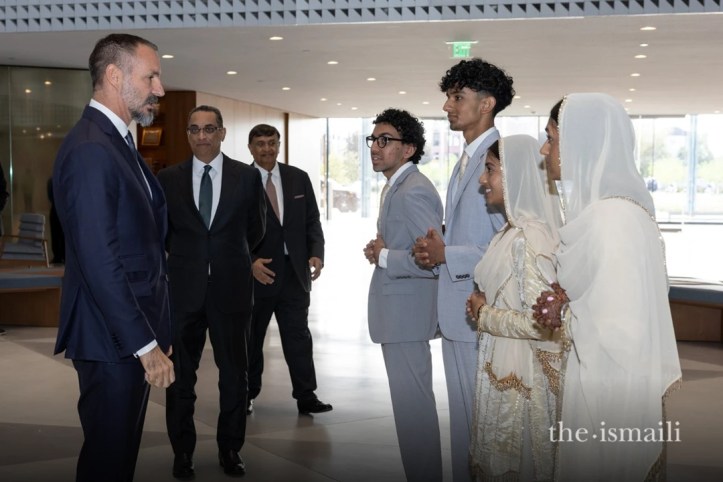 Aga Khan with Ismaili student leaders in Houston