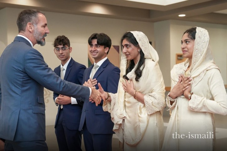 Aga Khan meets Ismaili youth in Dallas