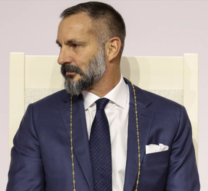 The Aga Khan bestow the grace of his Didar upon his Ismaili followers of Spain and Portugal