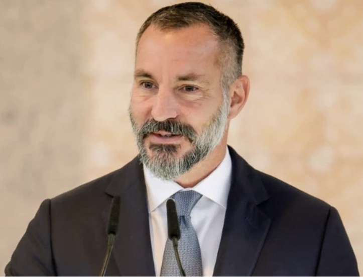 Aga Khan meets with young Ismaili followers in Lisbon