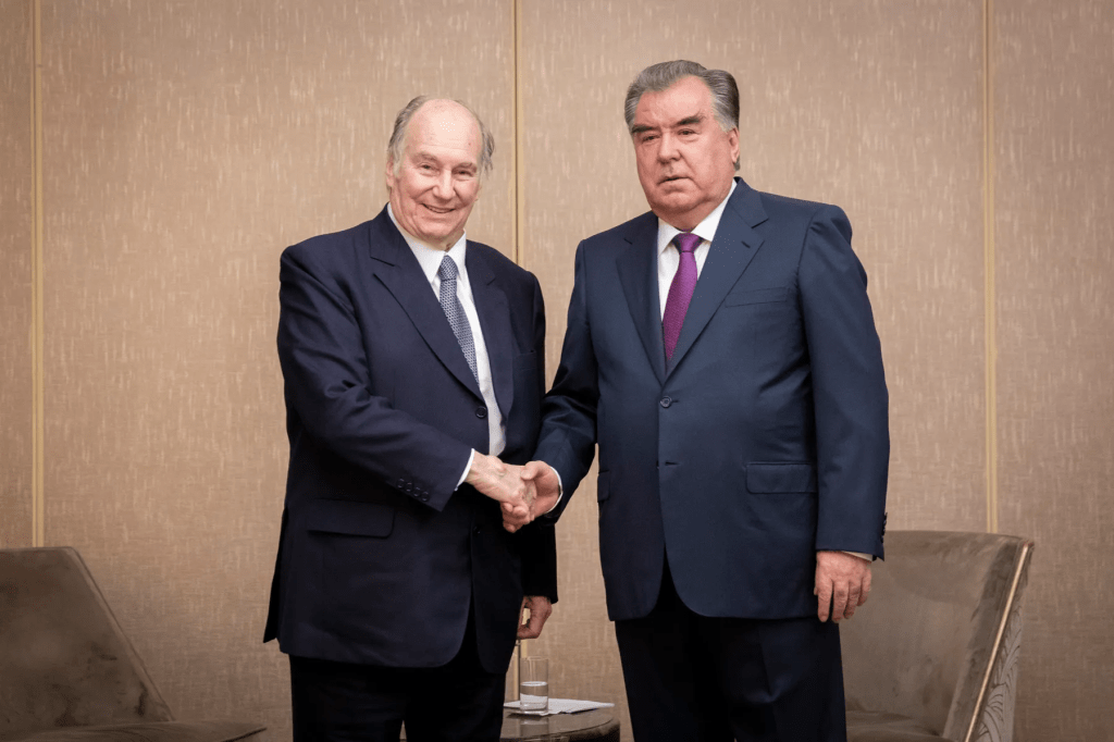 Mawlana Shah Karim, His Highness the Aga Khan IV, shakes hands with the President of Tajikistan in a formal setting.