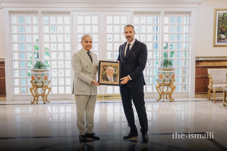 Aga Khan is hosted by Prime Minister Shariff 